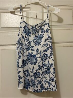 LOFT flowy Blue&white Floral Tank Top